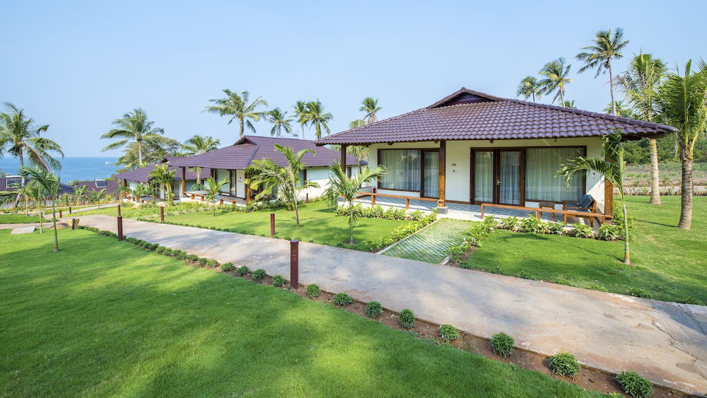 Camia Resort And Spa