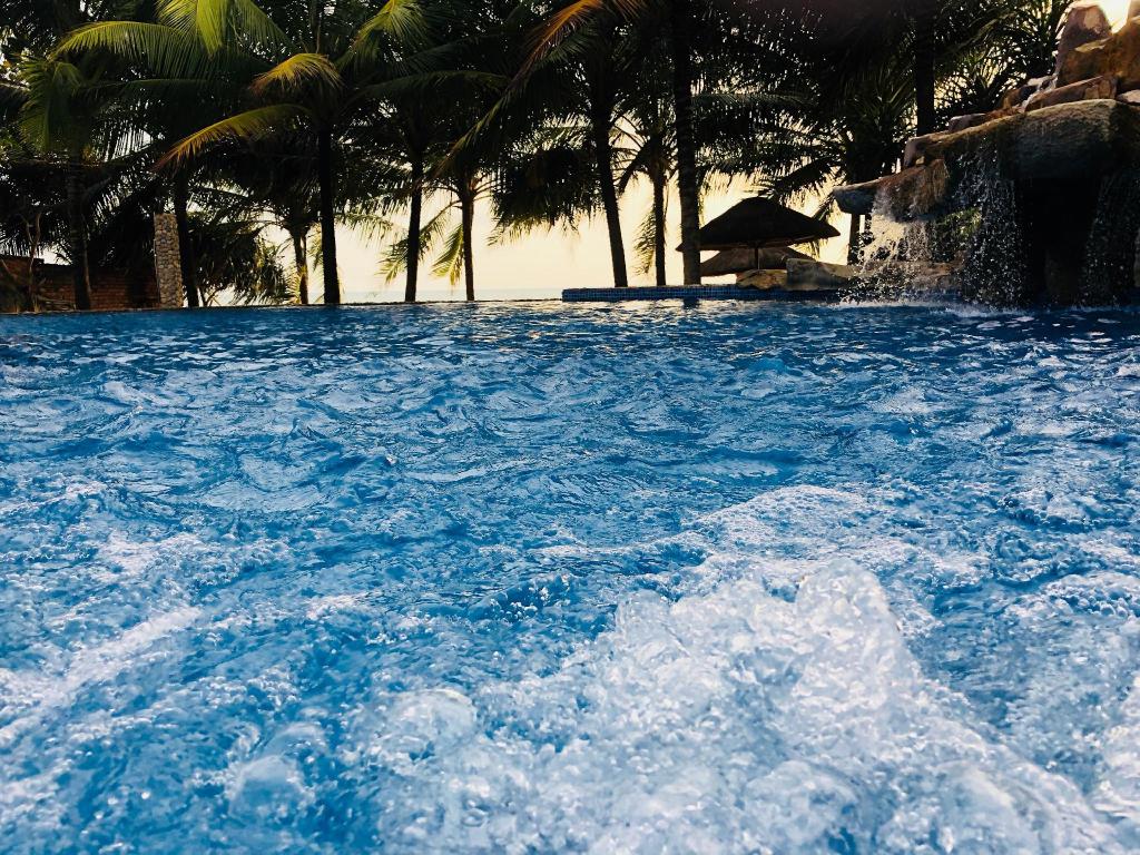 Coral Bay Resort