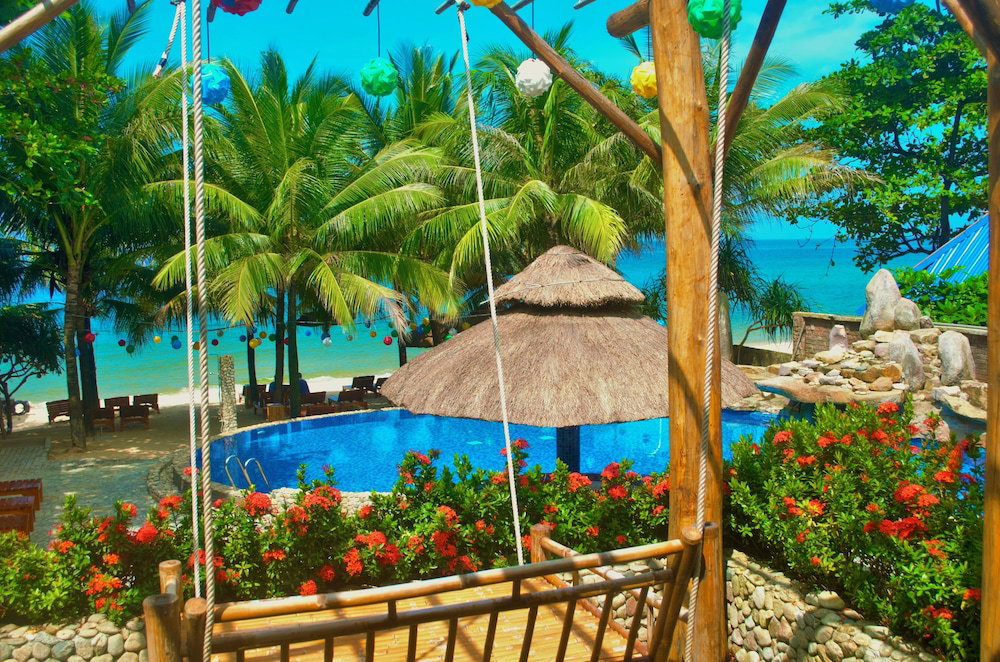 Coral Bay Resort