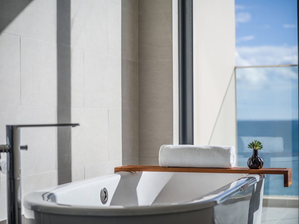 Crowne Plaza Phu Quoc Starbay