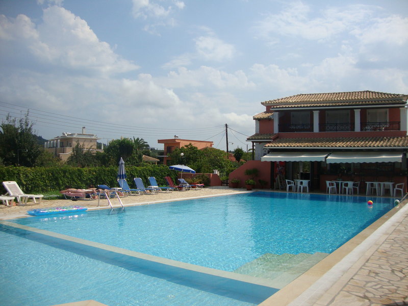 Hotel Bruskos Hotel & Suites