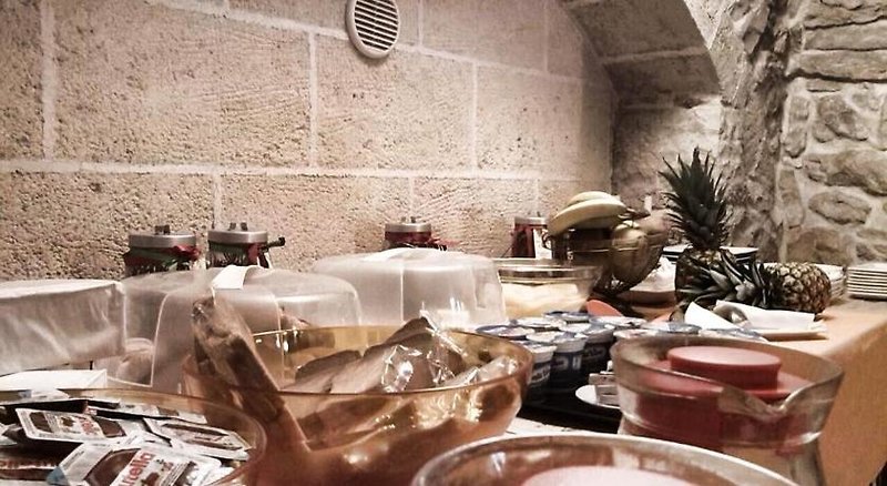 Hotel Albergo Tripoli - Guest House