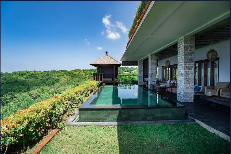 Hotel The Ocean Views Luxury Villas & Apartment