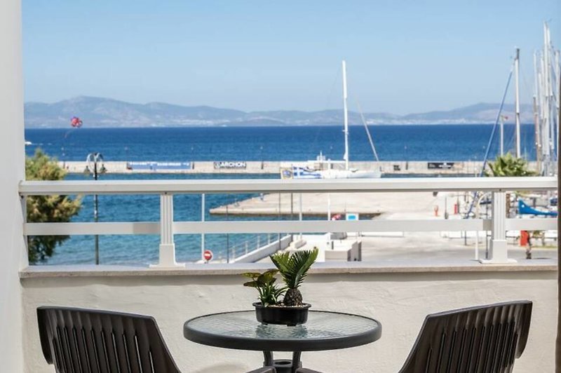 Zephyros Hotel