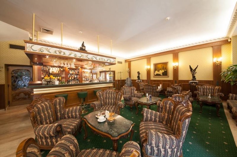 Grand Hotel London