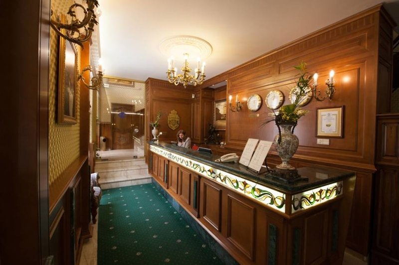 Grand Hotel London