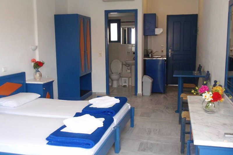 Hotel Leonidas Studios & Apartments