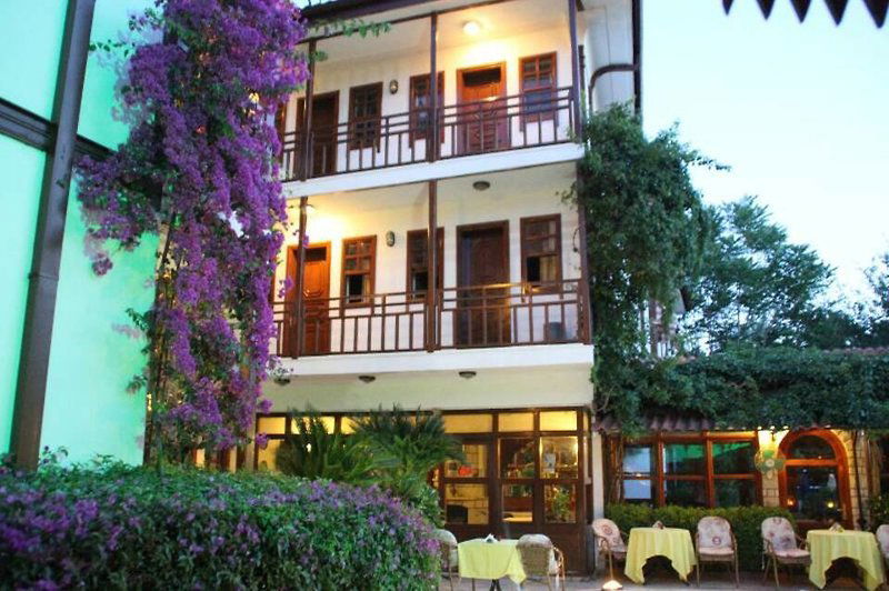 Hotel Karyatit Hotel