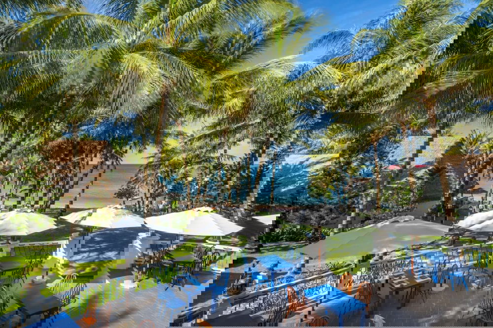 Hotel L'Azure Resort And Spa