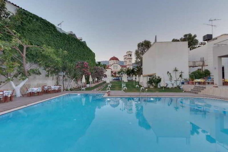 Tarra Hotel