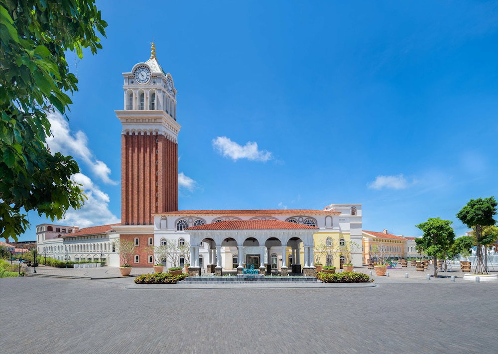La Festa Phu Quoc, Curio Collection By Hilton