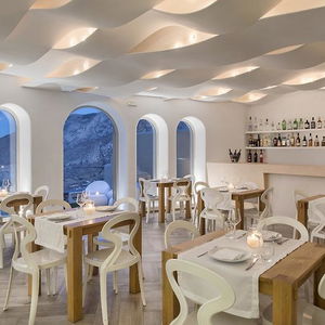 Sejur Skyfall Suites vacanta Pyrgos