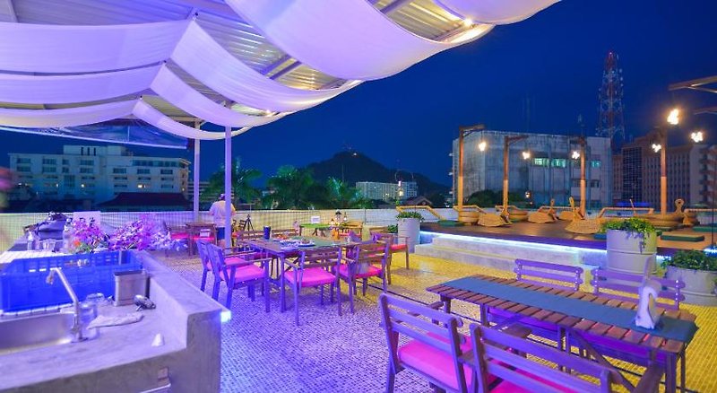 Hotel Quip Design Phuket Hotel