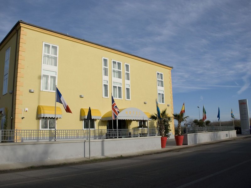 Hotel La Isla Resort
