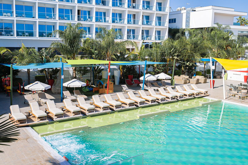 Nicholas Color Hotel