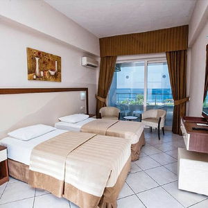 Hotel Batihan Beach Resort & Spa cazare Kusadasi