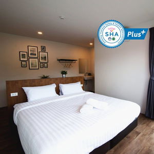 Hotel The Arbern Hostel X Bistro cazare Ko Phuket