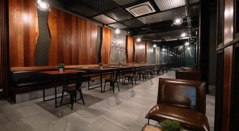The Arbern Hostel X Bistro