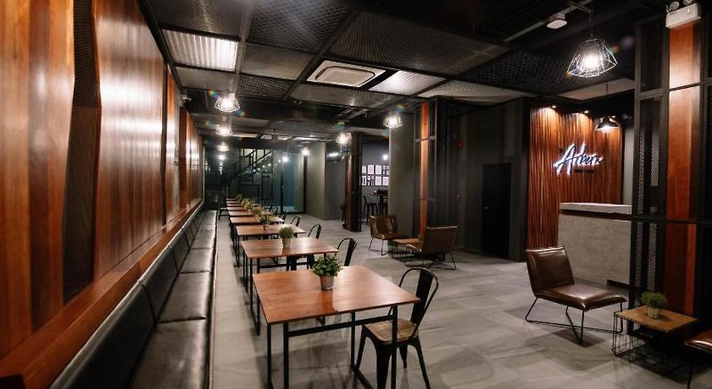 The Arbern Hostel X Bistro