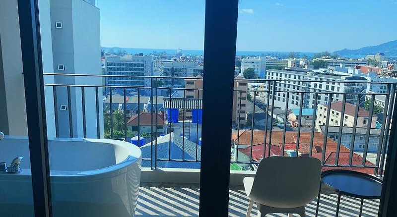 Hotel Sky Wave Patong