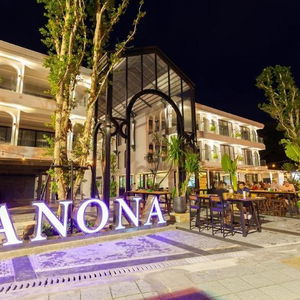 Hotel Anona Beachfront Phuket Resort cazare Phuket