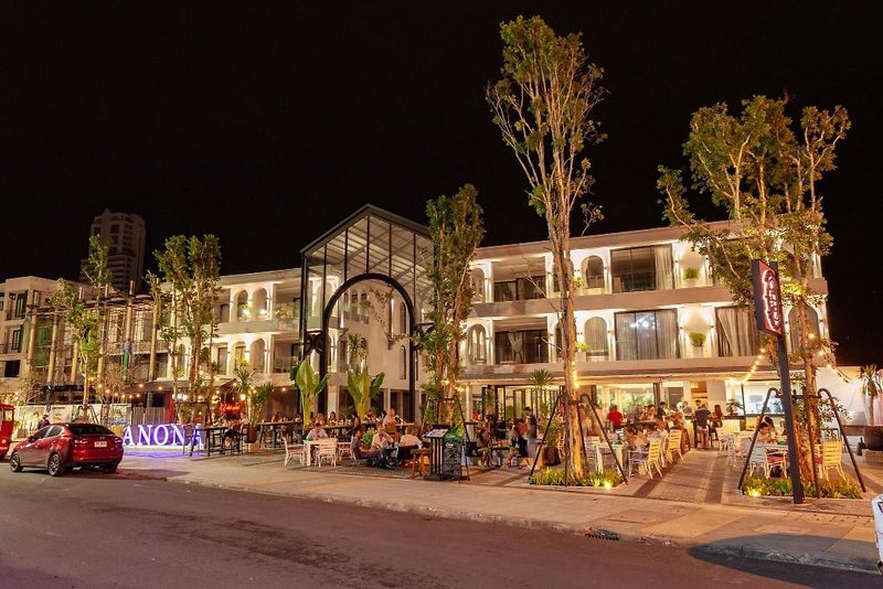 Anona Beachfront Phuket Resort