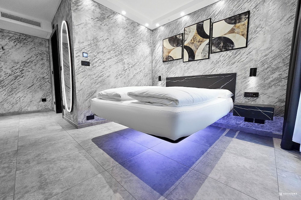 Hotel Adv Home - Exclusive Rooms