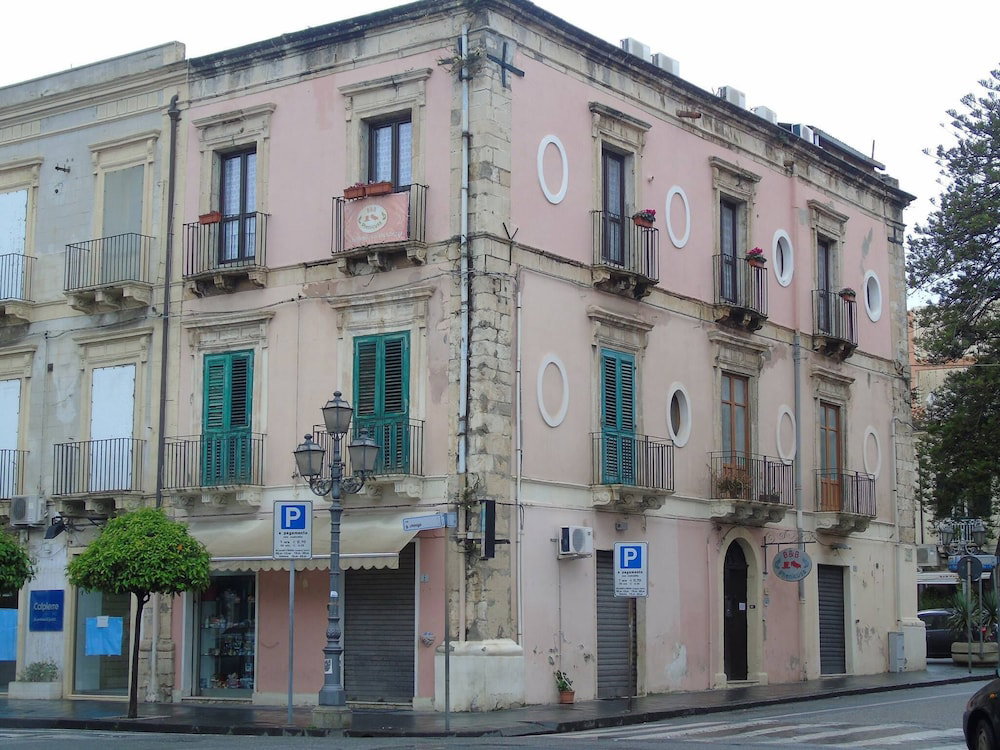 Hotel Bed & Breakfast Phenicusa