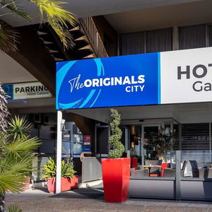 Sejur The Originals City, Hotel Galaxie, Nice Airport vacanta Saint-Laurent-du-Var