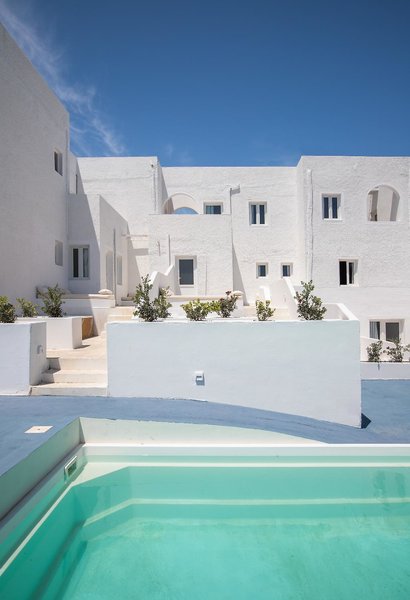 Voca Hotel & Suites