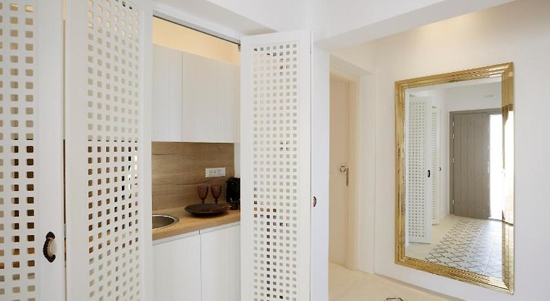 Hotel White & Co. La Torre Suites Santorini