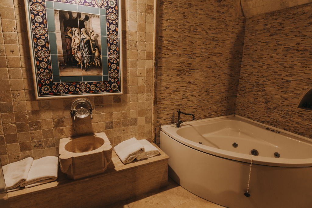 Hotel Holiday Cave Hotel