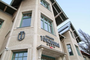 Hotel Conacul Törzburg cazare Bran