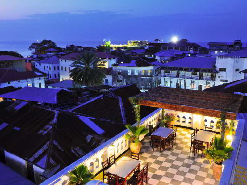 Dhow Palace Hotel