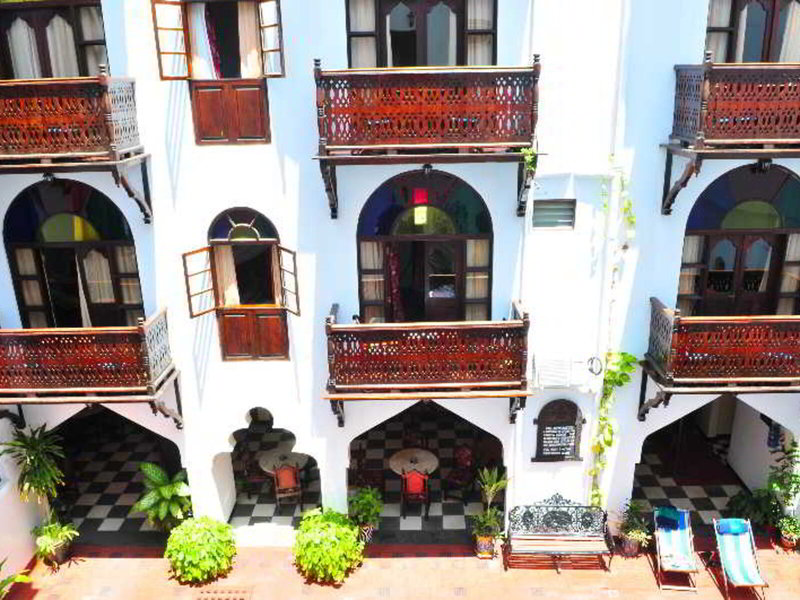 Dhow Palace Hotel