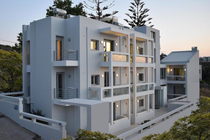 Vivian Art Apartments