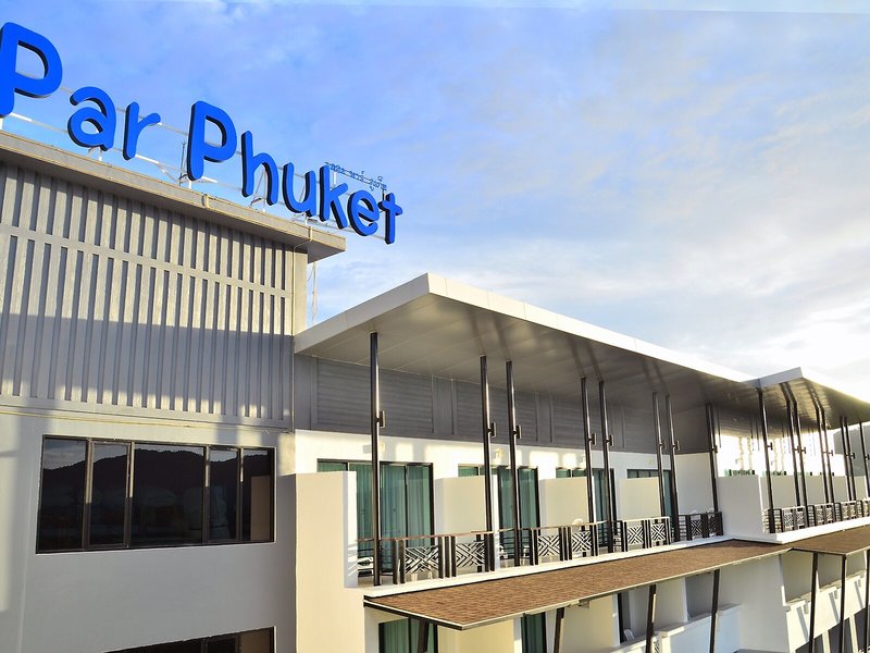 Hotel The Par Phuket