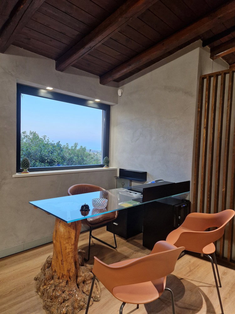 B&B Lekythos