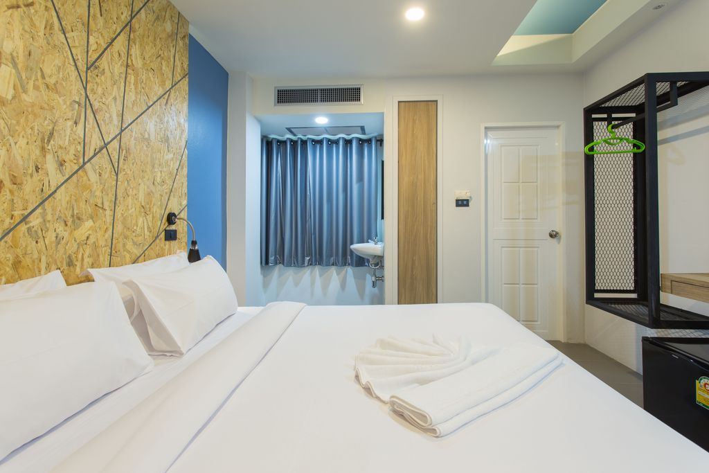 City Hotel