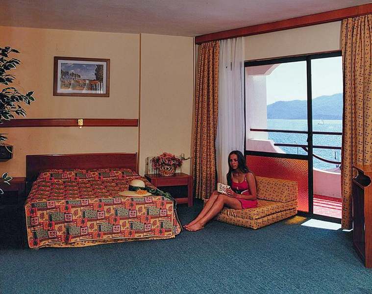 Hawaii Hotel By Yunus