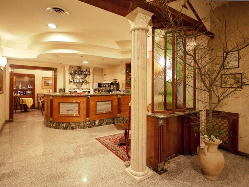 Phi Hotel Ambra