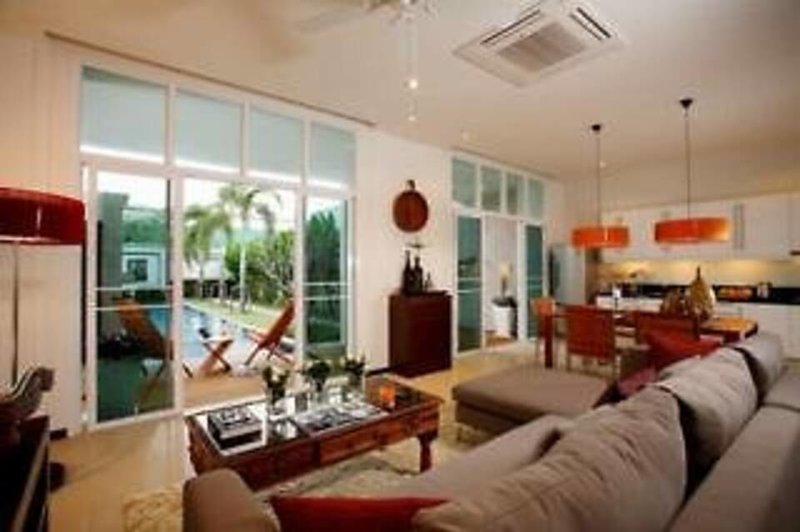 Hotel Oxygen Villa - Two Villas Holiday By Brown Starling