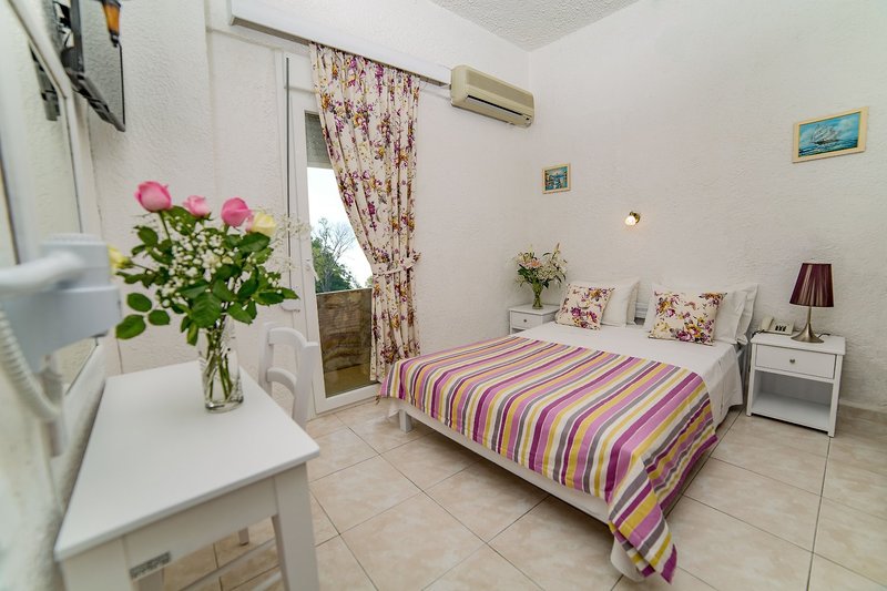 Roxani Hotel