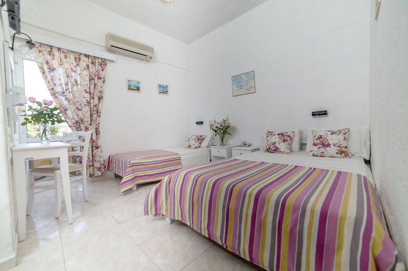 Roxani Hotel