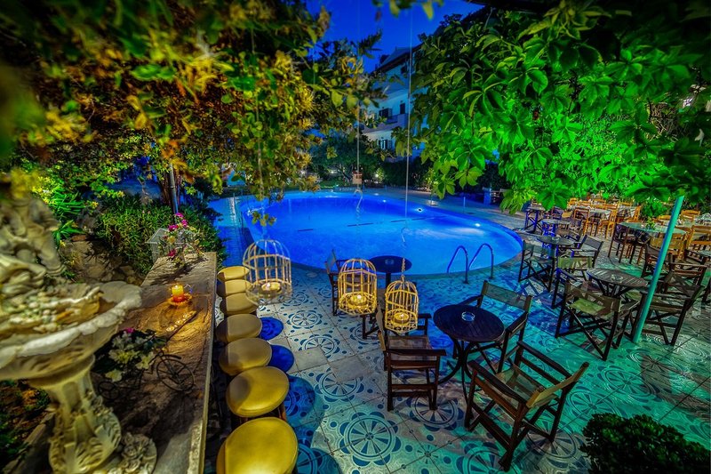 Roxani Hotel