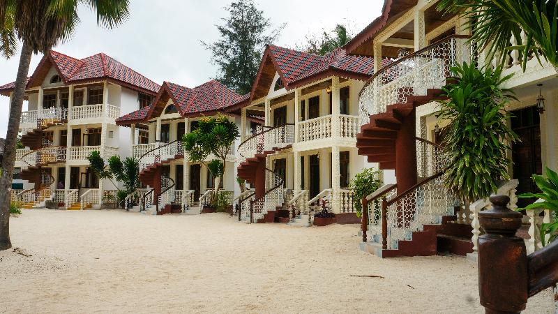 Smiles Beach Hotel