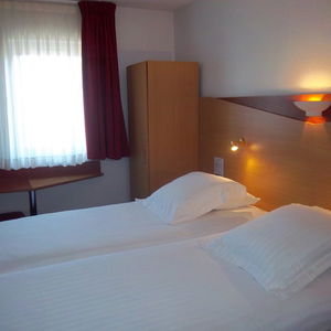 Sejur Kyriad Cannes Ouest Mandelieu vacanta Cannes