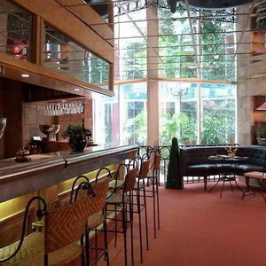 Sejur Golden Tulip Sophia Antipolis Hotel & Suites vacanta Valbonne