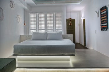 Amity Suites