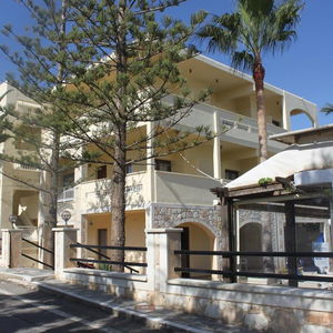 Hotel Sunny Suites Apartments cazare Maleme